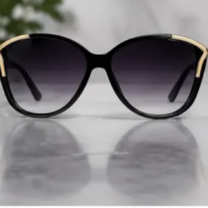 Women’s Retro Cat Eye Sunglasses – Black UV Protected Fashion Shades | Stylish Lightweight Eyewear for Daily & Party Wear ( black, OS )